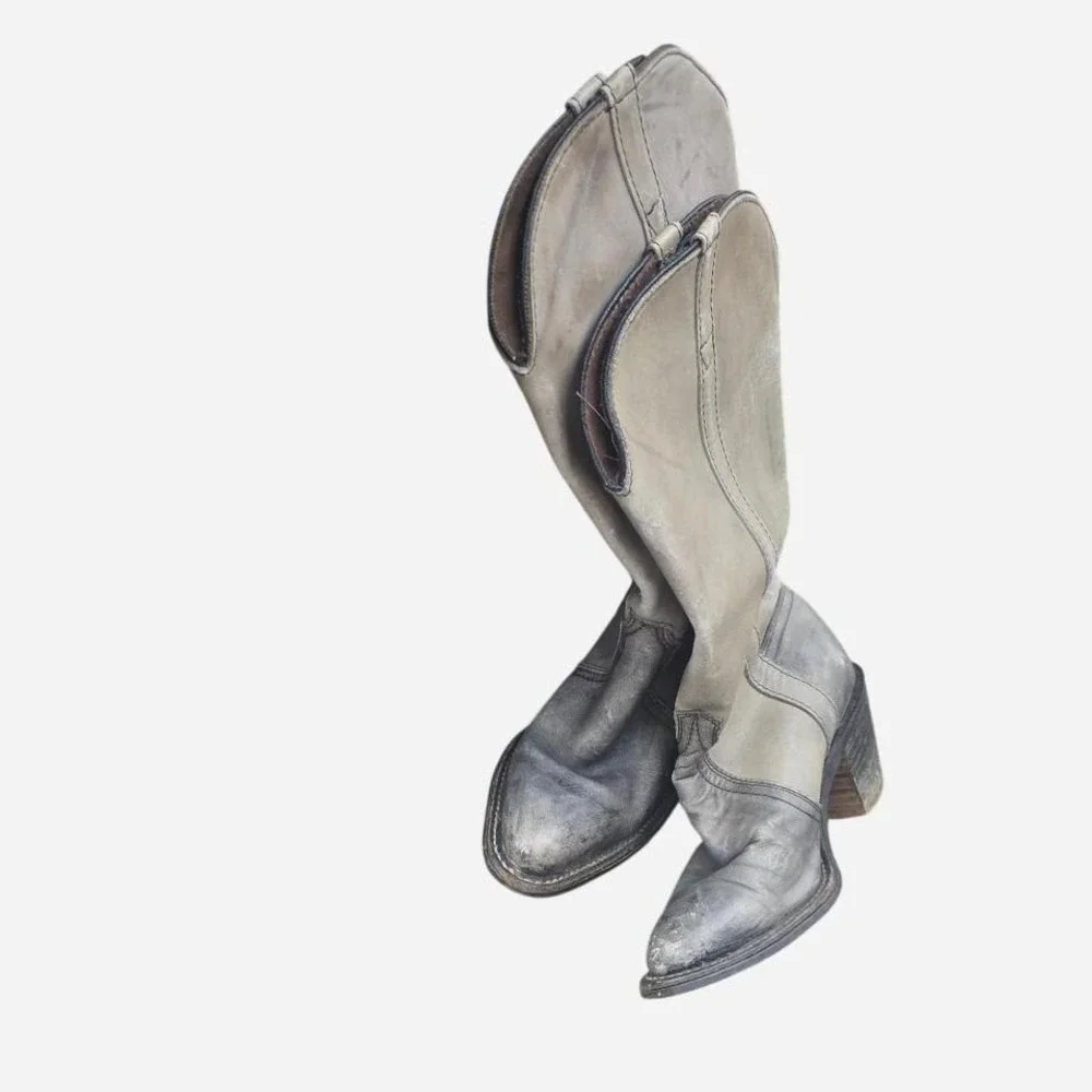 Vintage leather cowgirl boots in an awesome distressed gray colorway size 7.5